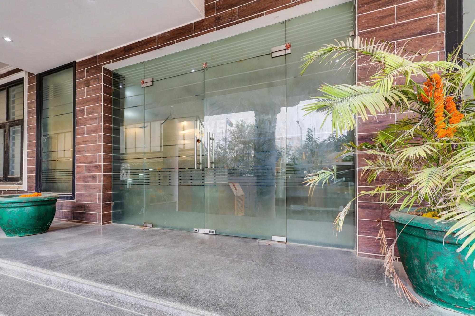 Super Townhouse Sector 38 Gurgaon Near Medanta Hotel Ngoại thất bức ảnh