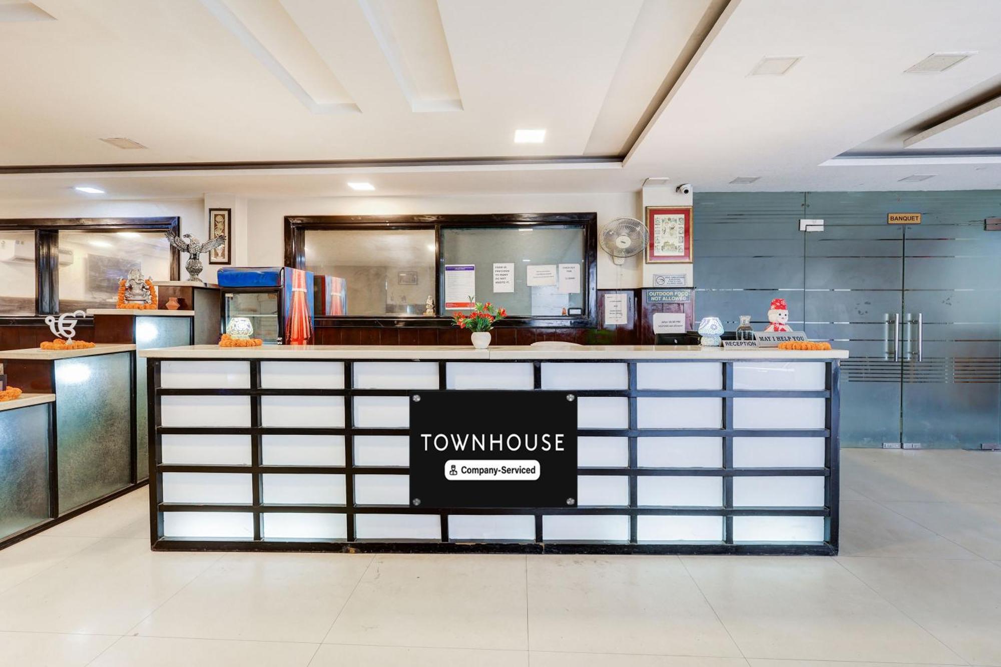 Super Townhouse Sector 38 Gurgaon Near Medanta Hotel Ngoại thất bức ảnh