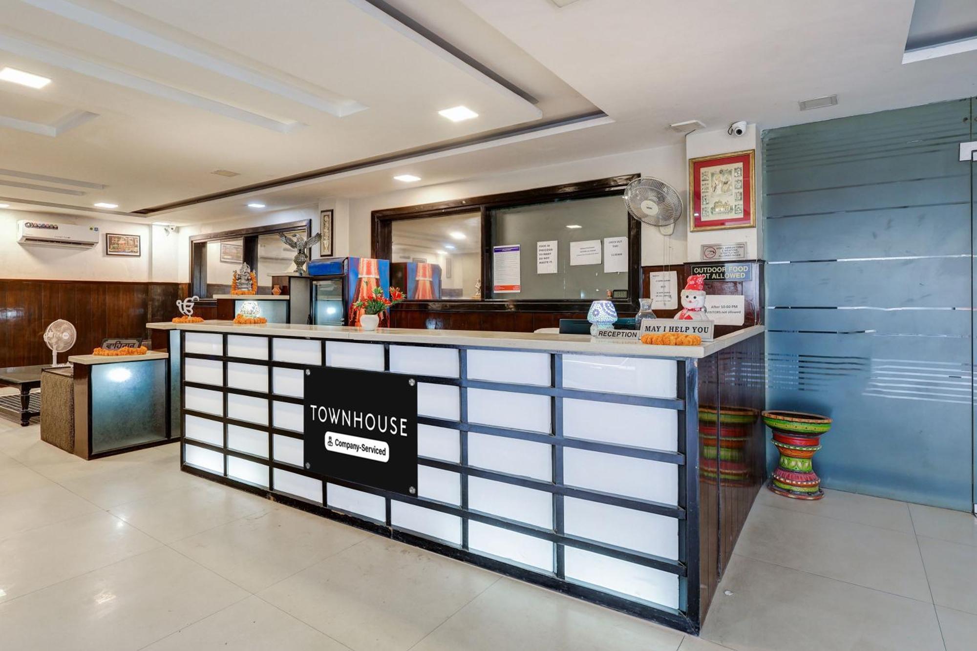 Super Townhouse Sector 38 Gurgaon Near Medanta Hotel Ngoại thất bức ảnh