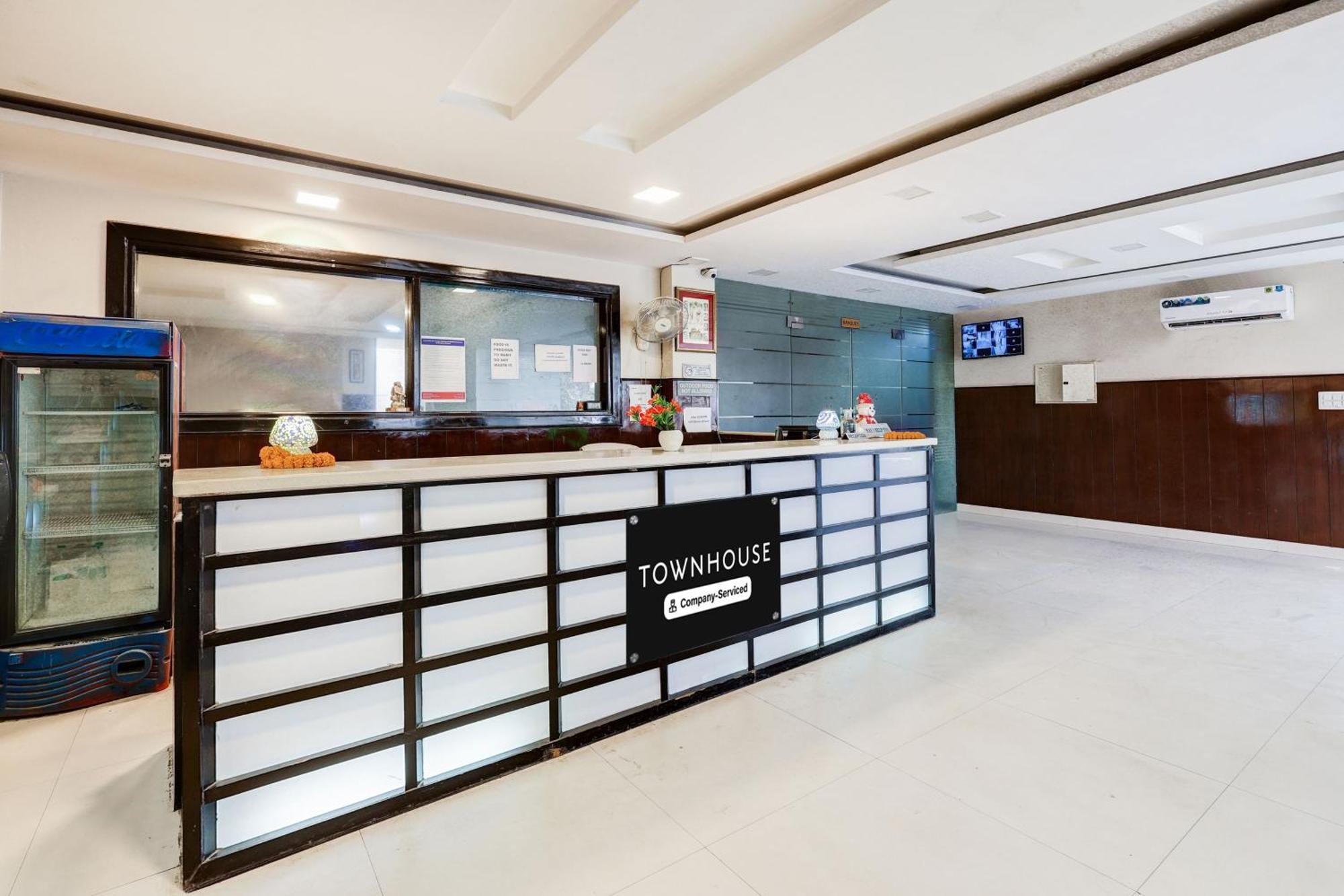 Super Townhouse Sector 38 Gurgaon Near Medanta Hotel Ngoại thất bức ảnh