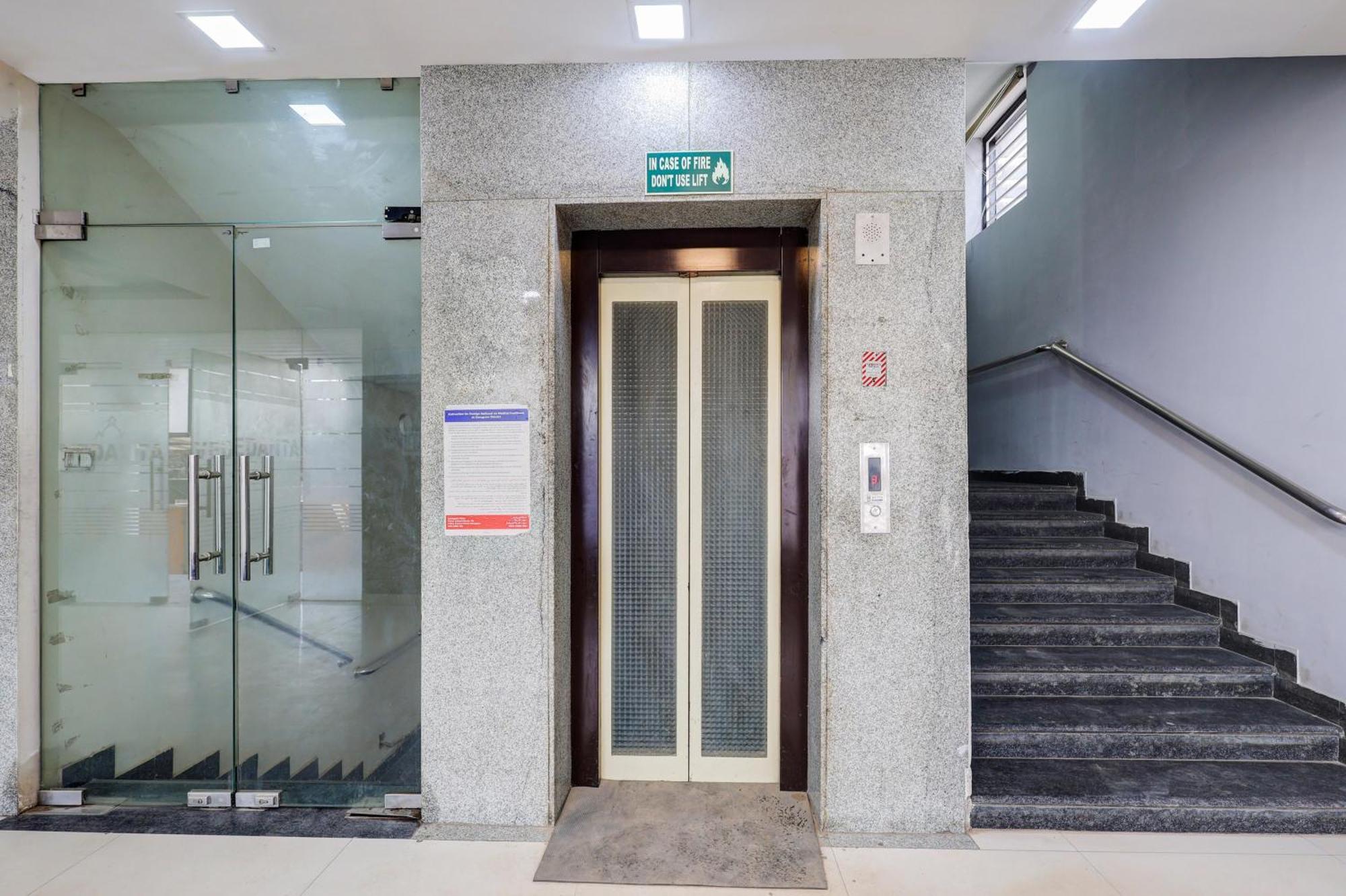 Super Townhouse Sector 38 Gurgaon Near Medanta Hotel Ngoại thất bức ảnh