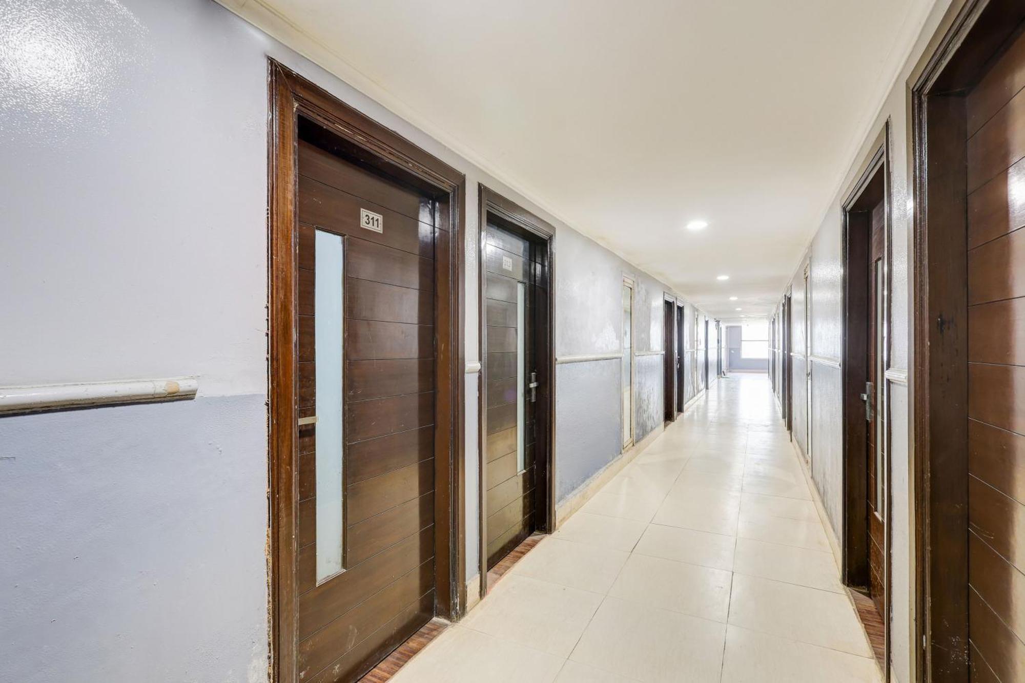 Super Townhouse Sector 38 Gurgaon Near Medanta Hotel Ngoại thất bức ảnh