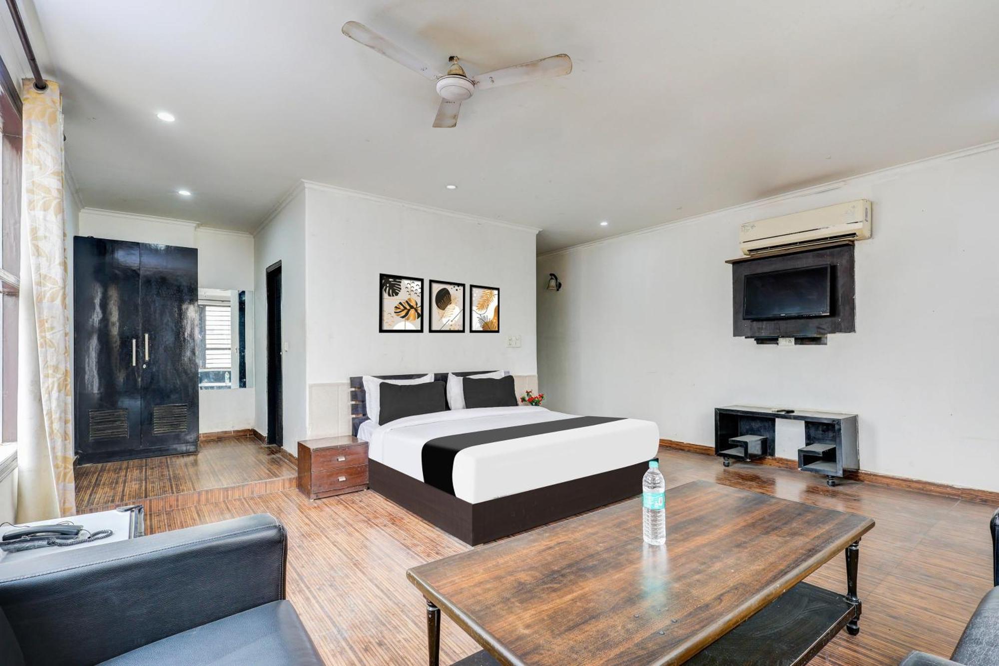 Super Townhouse Sector 38 Gurgaon Near Medanta Hotel Ngoại thất bức ảnh